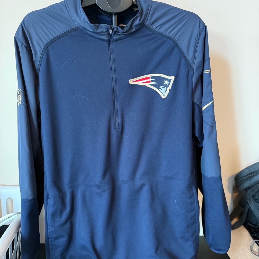 Nike New England Patriots On Field Gold pullover rare